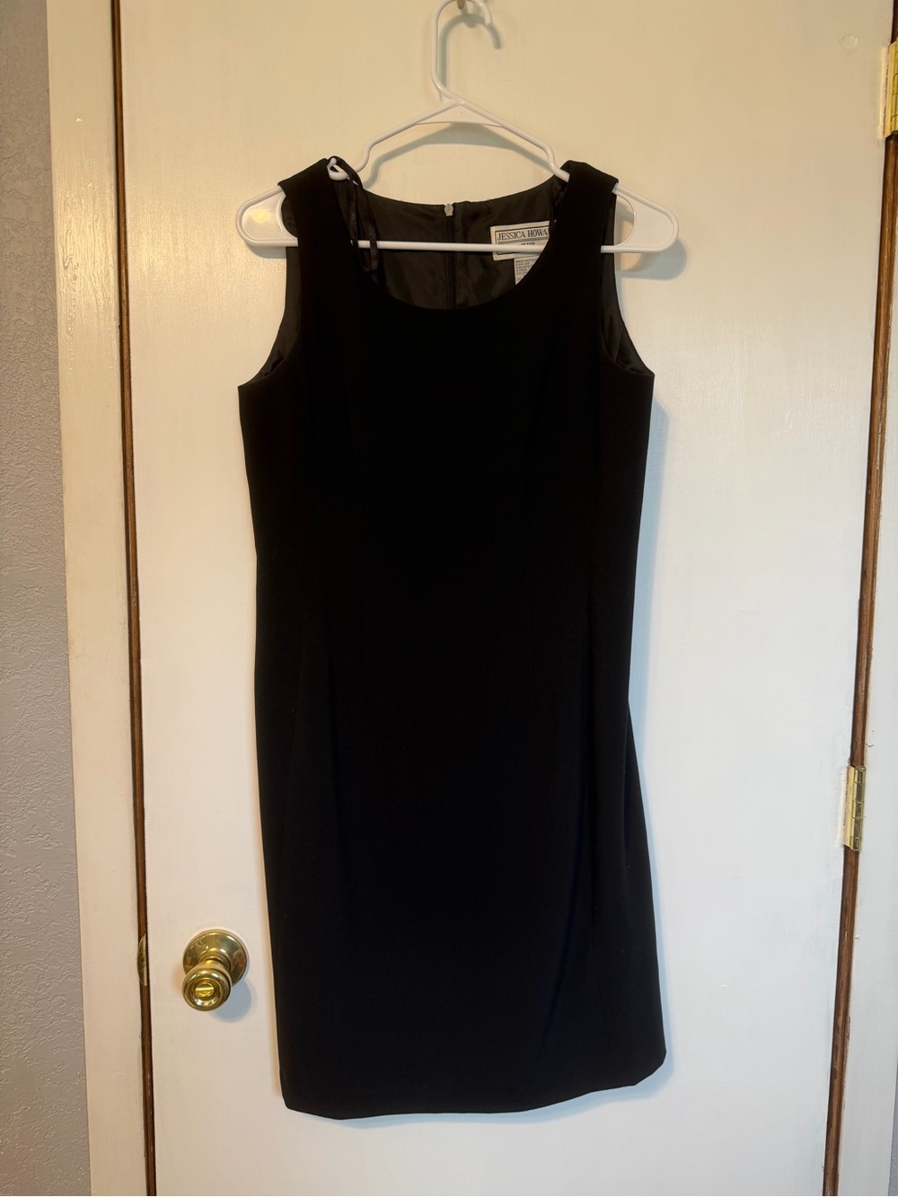 Jessica Howard Black Sleeveless Sheath Dress